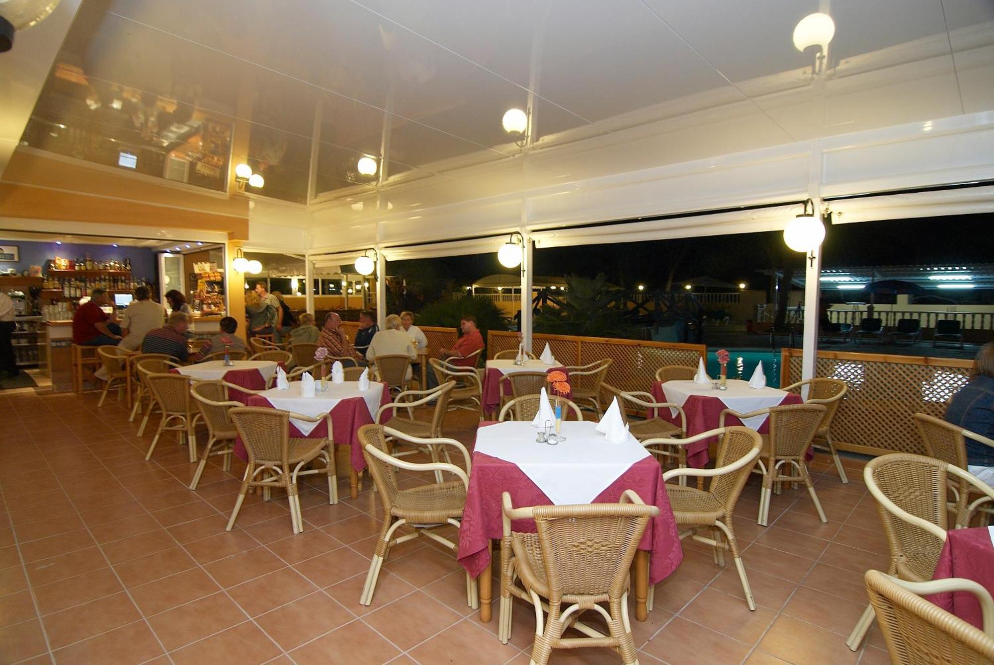 Ses Eufabietes Apartments & Restaurant Playa Migjorn Eksteriør bilde