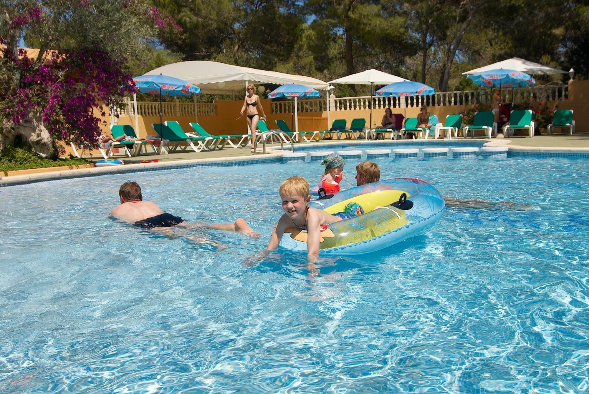 Ses Eufabietes Apartments & Restaurant Playa Migjorn Eksteriør bilde